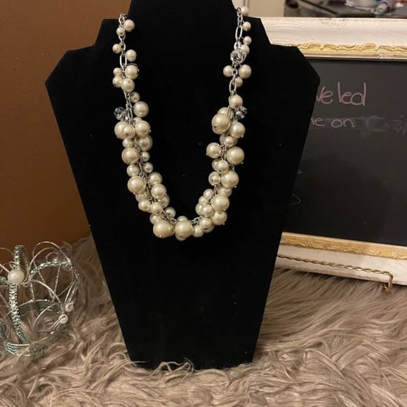 Cluster Pearl Necklace - Picture 1 of 3